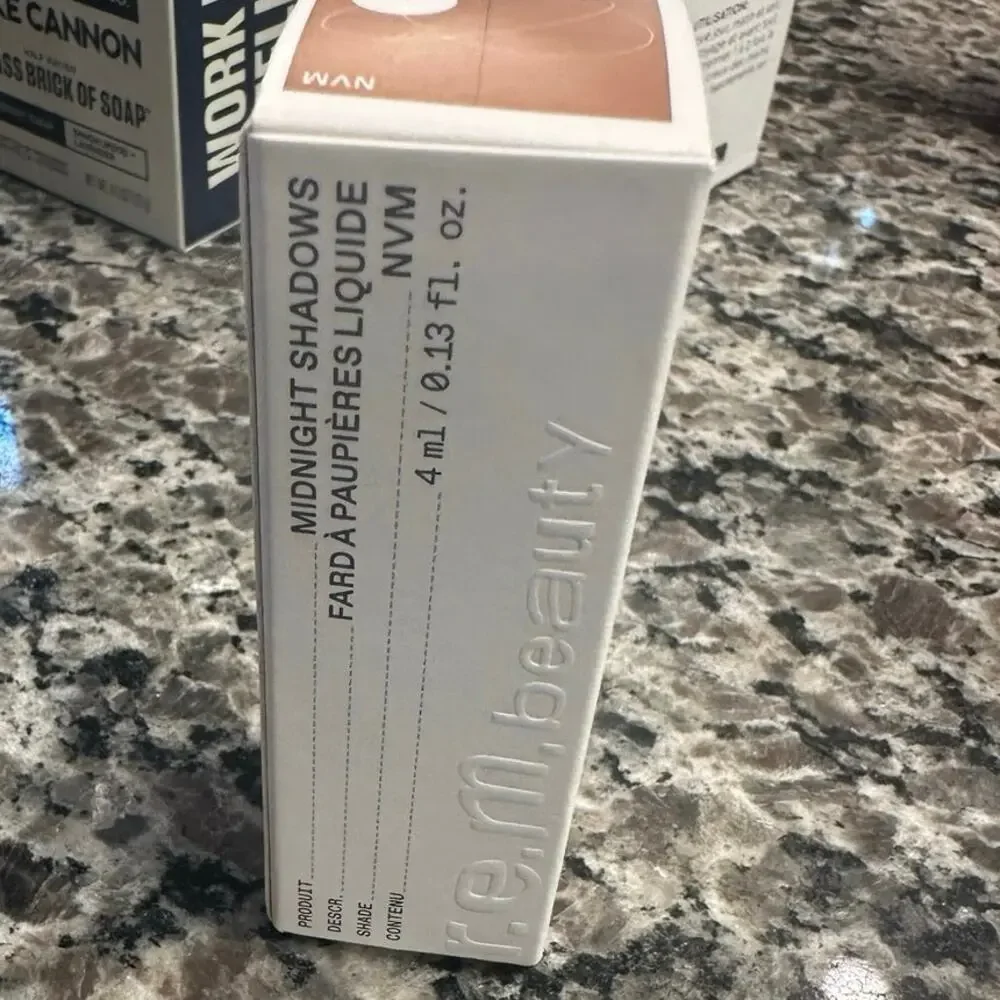 Full size matte liquid shadow in taupe color  BNIB